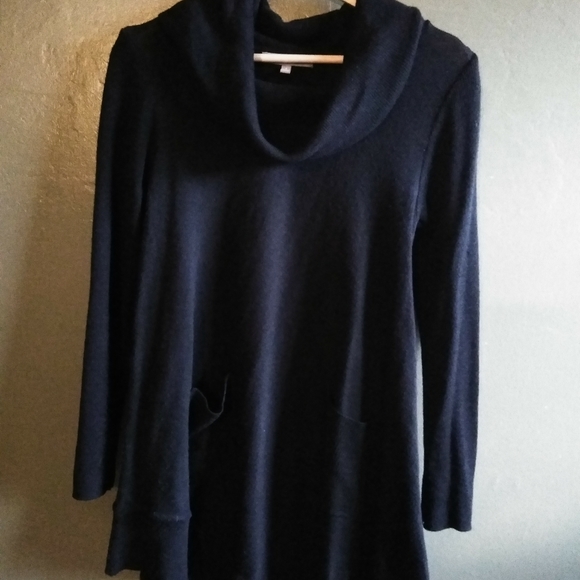 Sweaters - Picture 2 of 10